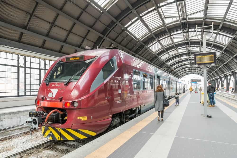 Malpensa Express - רכבת שדה תעופה מלפנסה לתחנה המרכזית במילאנו