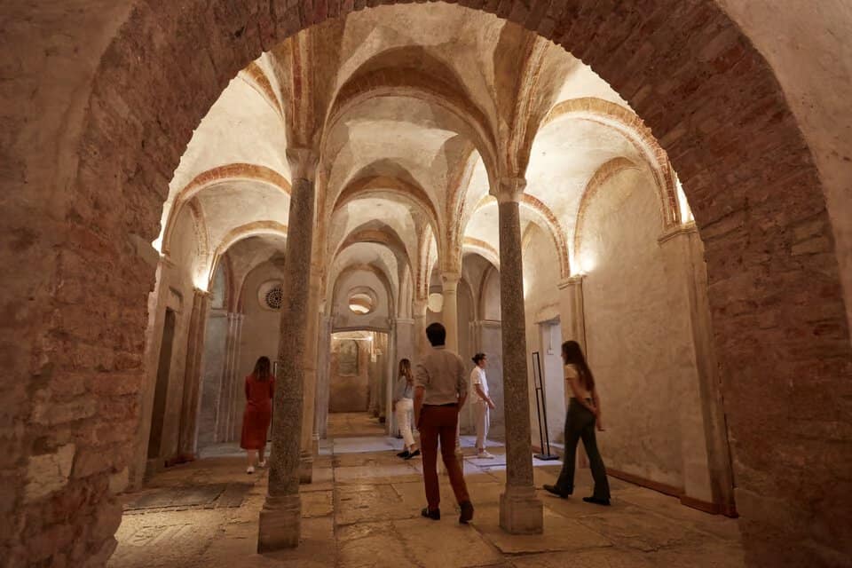 כנסיית סן ספולקרו (San Sepolcro Crypt) - הקריפטה של מילאנו